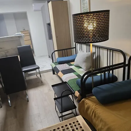 Amelie & Sea - Ground Floor Penthouse With 2 Terraces, Views, Sleeps 9