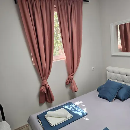 Paloma Bianca - Ground Floor Retreat With 2 Terraces, Views, Sleeps 9 * Vir