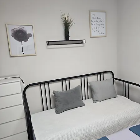 Marine Penthouse Ground Floor *