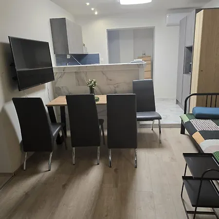 Marina I Garden Escape Apartment, 2 Terraces, 2 Bathrooms * Vir
